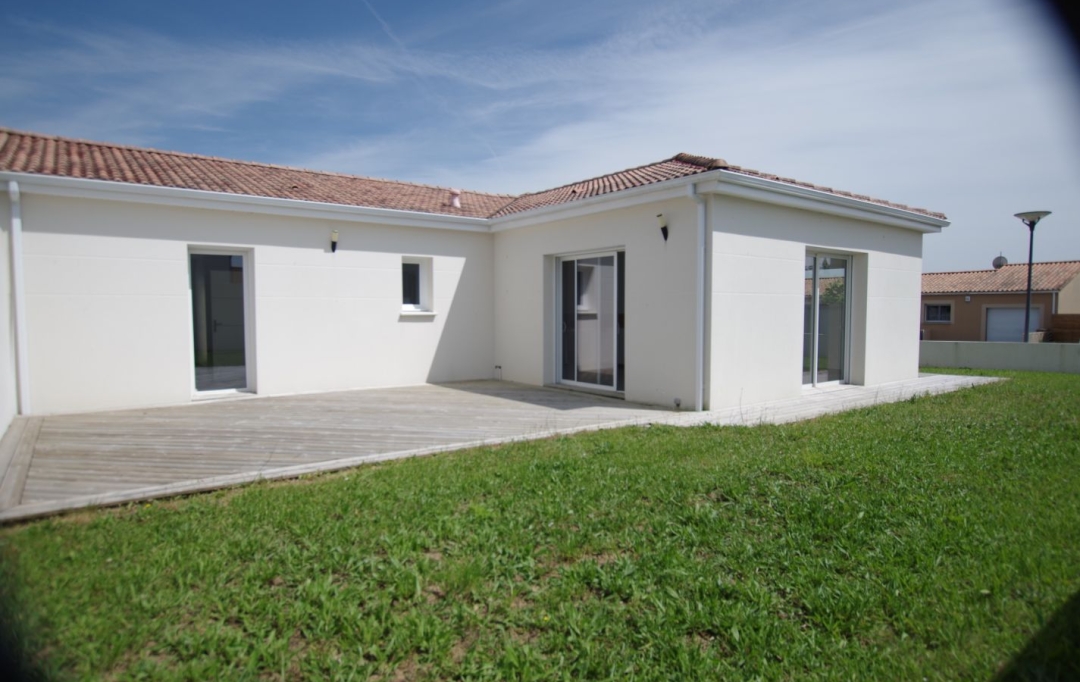 Cote & Sables Immobilier : Maison / Villa | LA CHAPELLE-ACHARD (85150) | 97 m2 | 1 250 € 